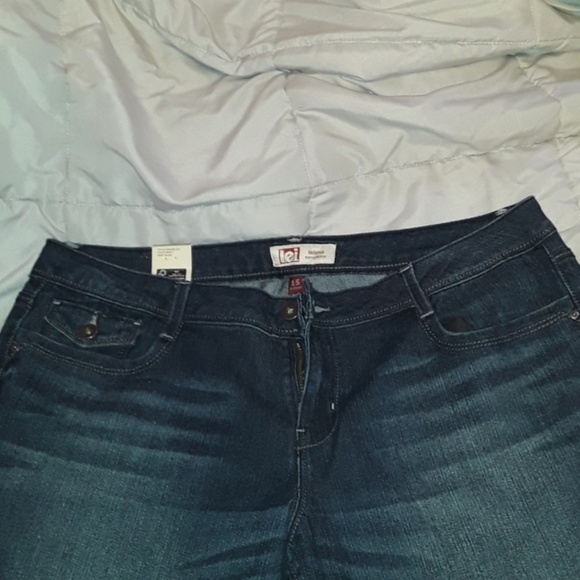 Jeans - Picture 2 of 3